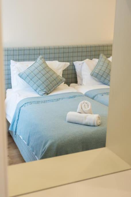 Self Catering , City Centre Apartment With Parking EDI Exterior photo
