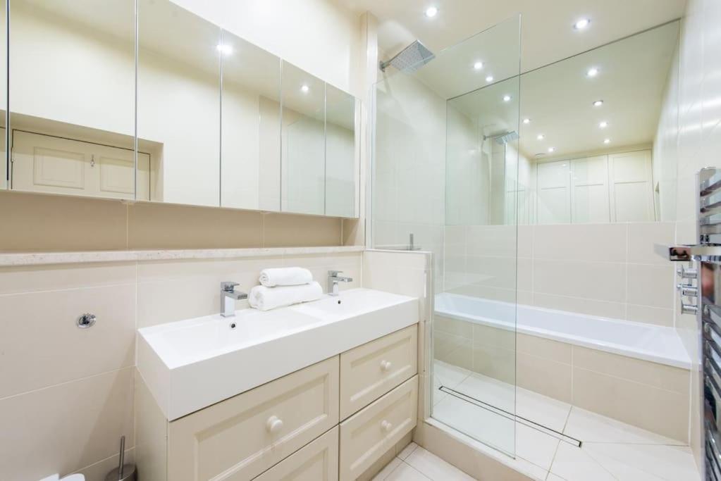 Self Catering , City Centre Apartment With Parking EDI Exterior photo
