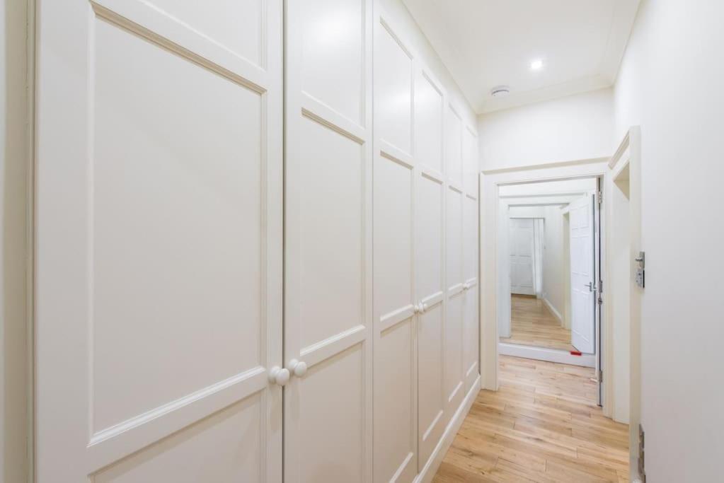 Self Catering , City Centre Apartment With Parking EDI Exterior photo