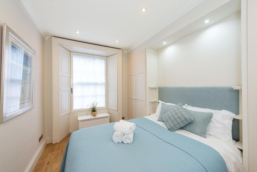 Self Catering , City Centre Apartment With Parking EDI Exterior photo