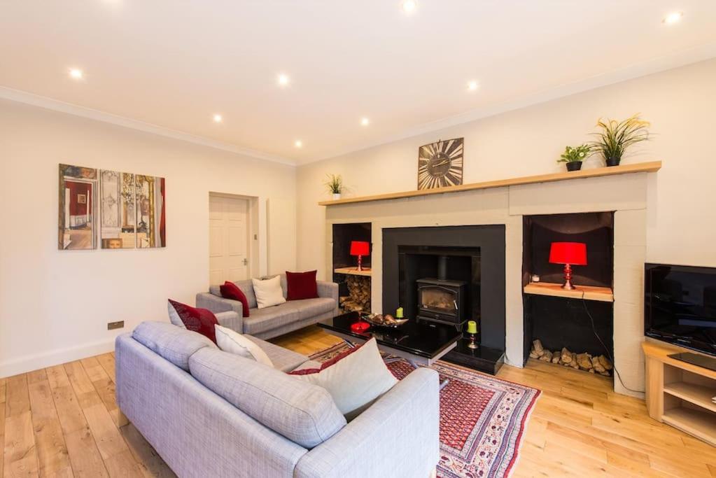 Self Catering , City Centre Apartment With Parking EDI Exterior photo