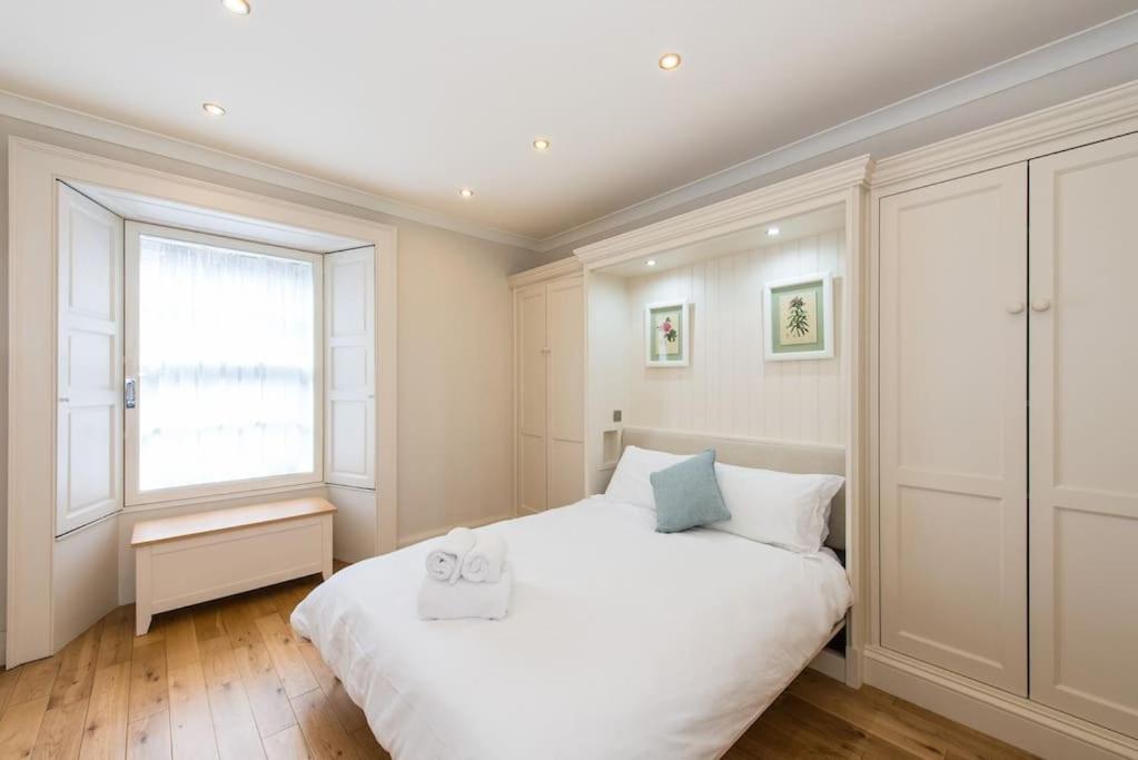 Self Catering , City Centre Apartment With Parking EDI Exterior photo